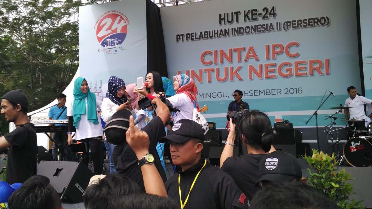 indonesiaport's tweet photo. 4/12 Penampilan @cita_citata dlm perayaan puncak #HUTIPC semakin meriuhkan suasana. #IPC24 https://t.co/EHomqaqYpu