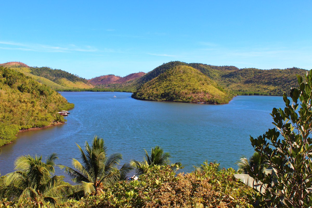 Drewbinsky's tweet image. Retweet this if you'd rather be here (Palawan, Philippines) ☀️🇵🇭💙