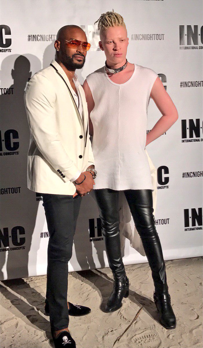 joseresendez's tweet photo. All the fellas came out for I•N•C International Concepts soirée x #ArtBasel, looking sharp! 👀📸🌴 @macys #incnightout #incstyle #incmen https://t.co/eAUhJXCpMf