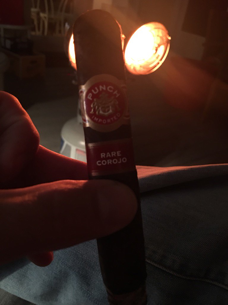 Enjoying a @punchcigars Rare Corojo! #rarecorojo