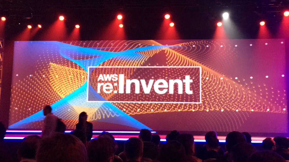 ChrisJRiddell's tweet photo. A very successful #vegas @AWSreInvent! Cheers @Werner https://t.co/METIqCfhwo