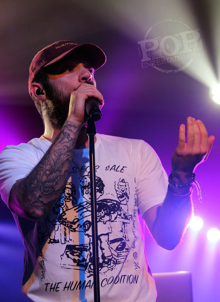 PopEntCom's tweet photo. @jonbellion in concert! #TheHumanConditionTourPartII https://t.co/jmp5C41AY7