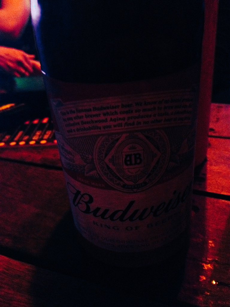 kmi_sama's tweet photo. Amizade sincera é assim #openbud https://t.co/0qahHf7zgn