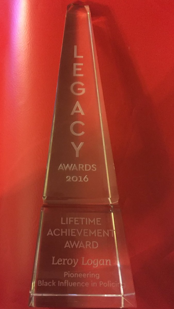 LeroyLogan999's tweet image. It was great sharing my #LifetimeAchievementAward with the @voyageyouth Trustee Board @ the @_blaksox #LegacyGala #TeamWorkMakesTheDreamWork