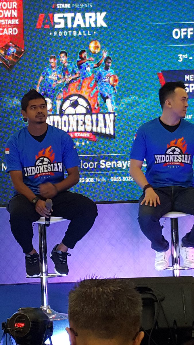 astarkfootball's tweet photo. Kira-kira @bepe20s lagi liatin apa ya Sob? Yuk gabung kita di acara Launch ASTARK di Mall Senayan City #ASTARK https://t.co/1VQiXoqyqJ