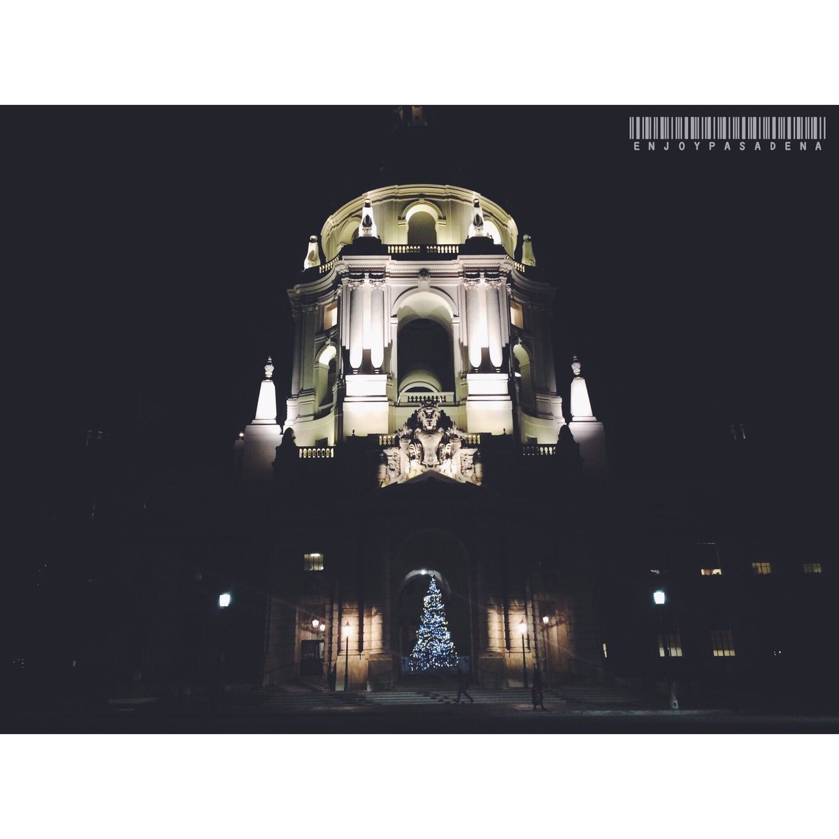 EnjoyPasadena's tweet photo. It's beginning to look a lot like Christmas 🎄#Pasadena https://t.co/Pcinv9LB34