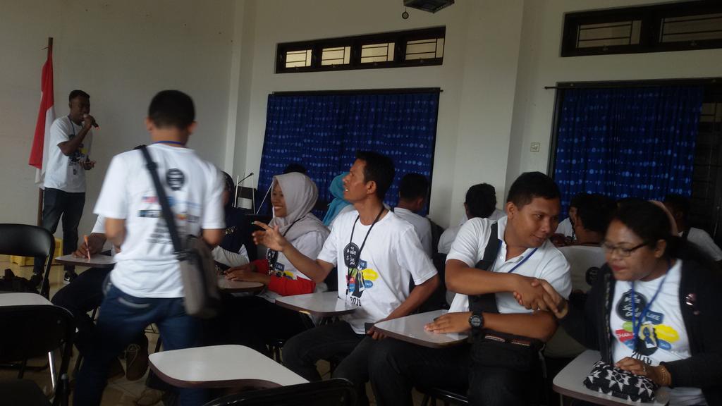 MilaWolo's tweet photo. Perkenalan dulu sebelum diskusi 😆 setelah itu kita mansi baru lanjut diskusinya yihaaaaa 😉😉😉 https://t.co/NpplbsAygS