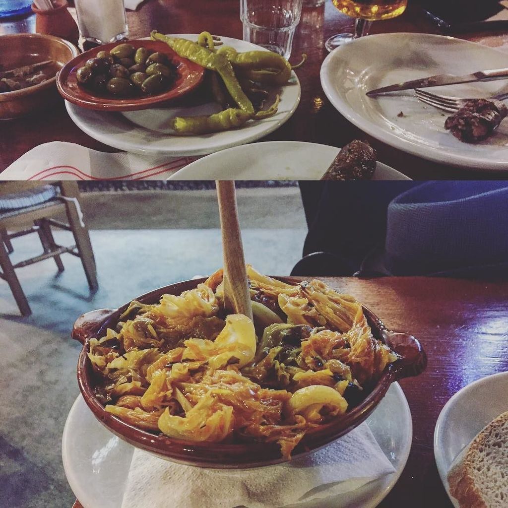 roseramills's tweet photo. A cenar! #sopesmallorquines i #botifarrons https://t.co/fdkMAwXZas