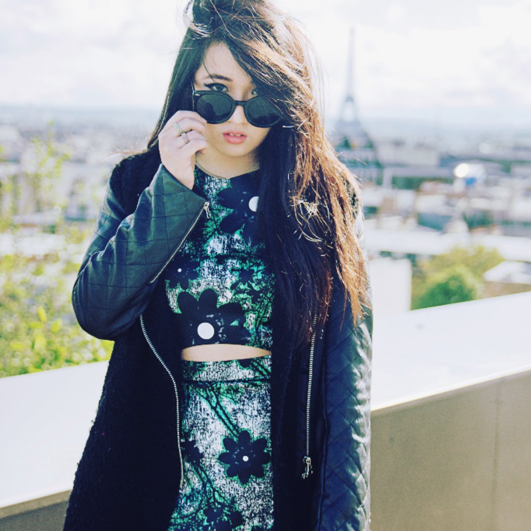 Faire de l'ombre. Perspectives.

🔎: #lunettesdesoleil