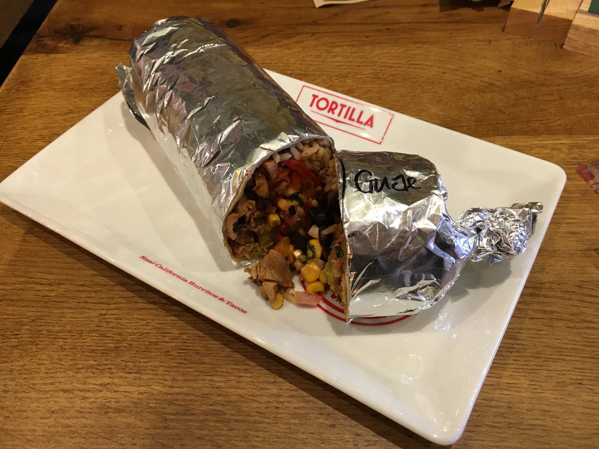tortillauk's tweet photo. When you've sliced into a burrito..those layers #eatburritos #chicken #guacamole #sweetcorn #thoselayers #healthy https://t.co/6L0SK7cHFA