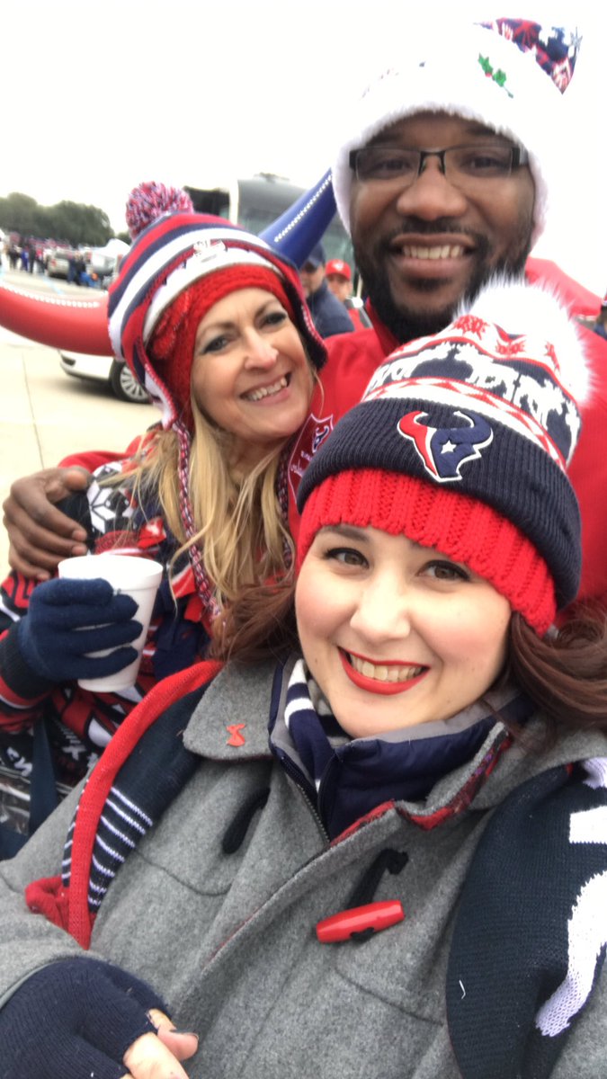 TexasHollie's tweet image. Love me some @ManningUp38 (Fun Fact: he was the first #Texans player to follow me on Twitter ❤😍 #WeAreTexans #BattleRed