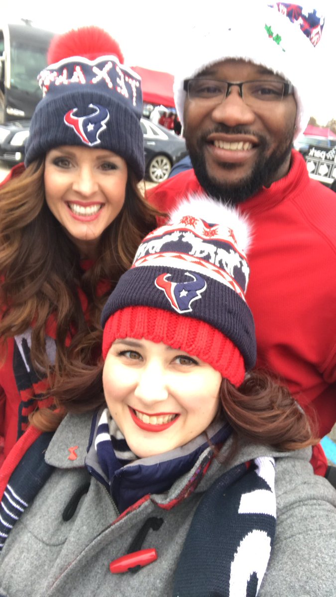 TexasHollie's tweet image. Love me some @ManningUp38 (Fun Fact: he was the first #Texans player to follow me on Twitter ❤😍 #WeAreTexans #BattleRed