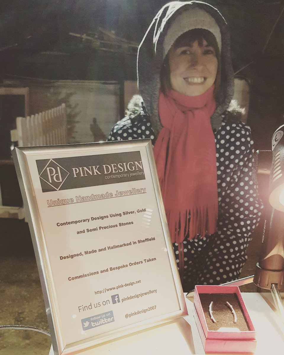 PinkDesign2007's tweet photo. Ellie braving the cold.. https://t.co/5yhULaJs2X
