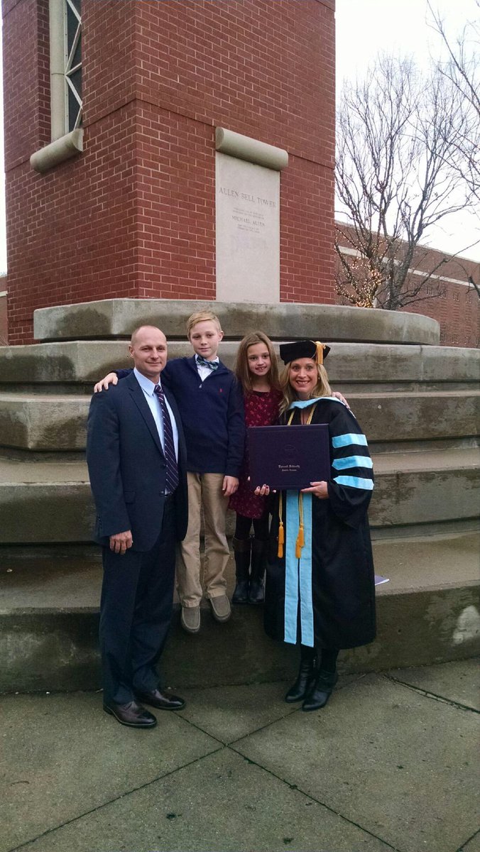 BradMartin8's tweet photo. So excited and proud!!🎓Dr. Kay Martin #LipscombGrad2016 https://t.co/RG2mtQvxgL