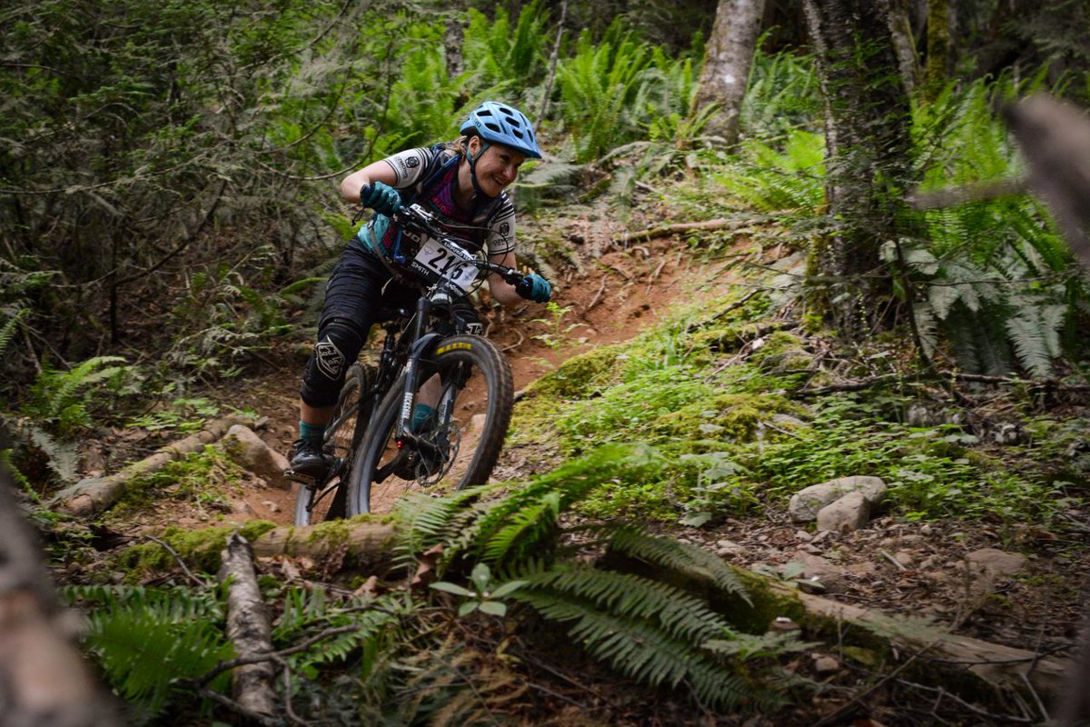 muddbunnies's tweet photo. #team #retrospective Julie from North Vancouver, BC who is always so stoked to be on her bike
#mountainbiking #mtbbc #enduro #girlpower https://t.co/frcbvsYLXC