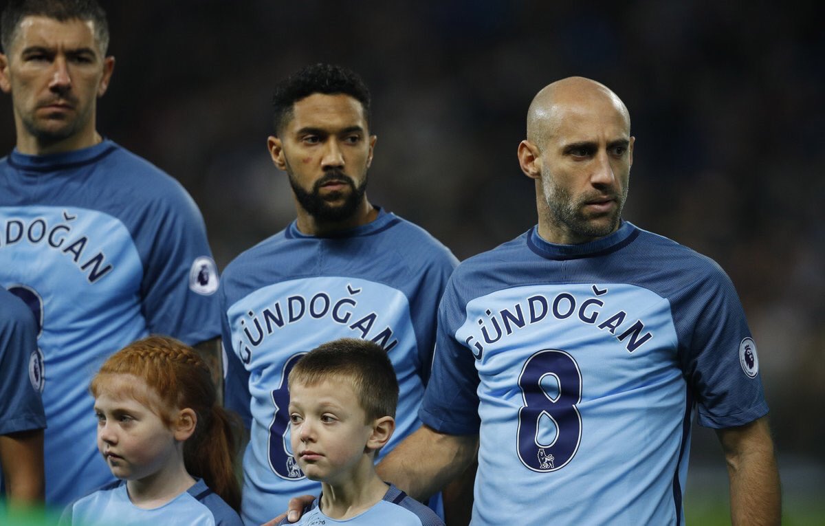 piesportsbooze's tweet image. WTF is this about? He injured his knee, he isn't dead!