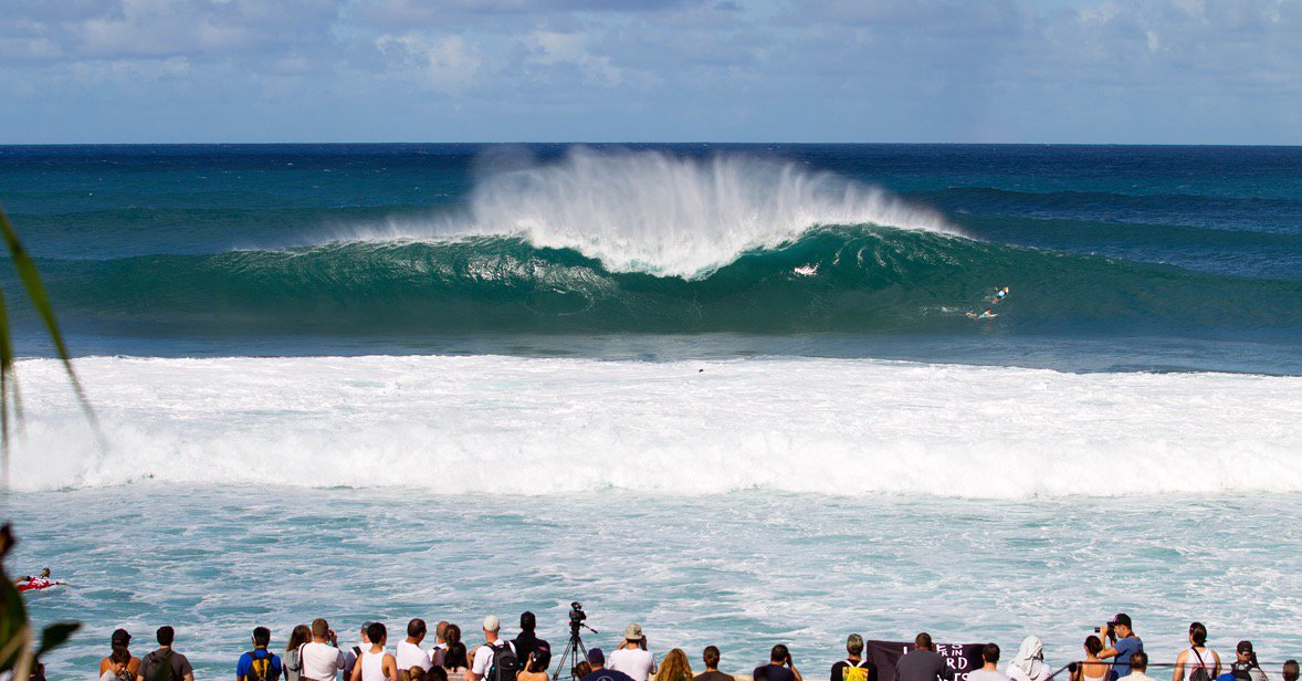 wsl's tweet photo. The 2016 #BillabongPipeMasters is ON!! Watch LIVE: https://t.co/fGxd8Gi3jp https://t.co/hYn3tV4sLb