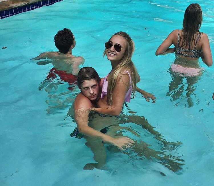 adsostratton's tweet photo. Happy birthday to my best friend in the whole π ! Thanks for always having my back & making us all laugh #2ndgradelovers #verymemorable https://t.co/vaFgtlrsdQ