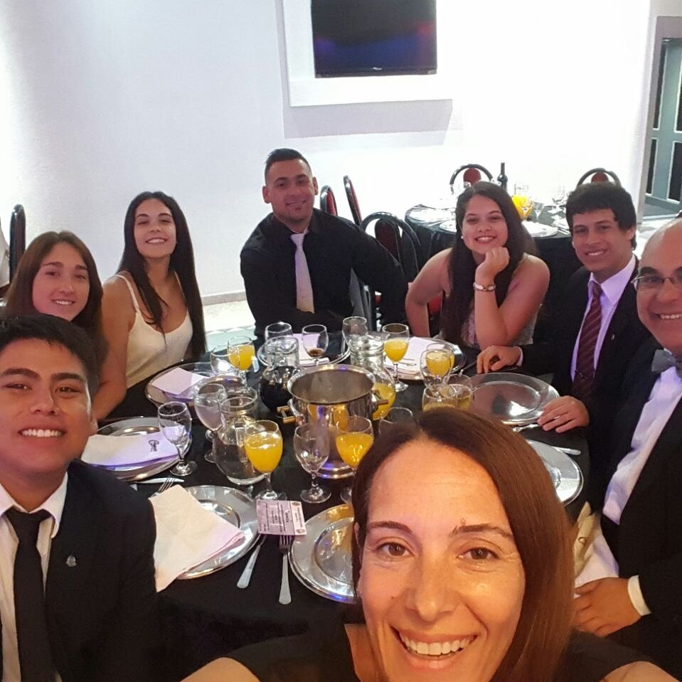 lucero_braian's tweet photo. Almuerzo de la fundación de Leónes!!! #distritoo5 #leos https://t.co/Yw0VjGgZpM