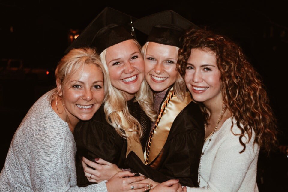 BelmontTheta's tweet image. Congrats to our December graduates! 🎓💛 #thetaforalifetime
