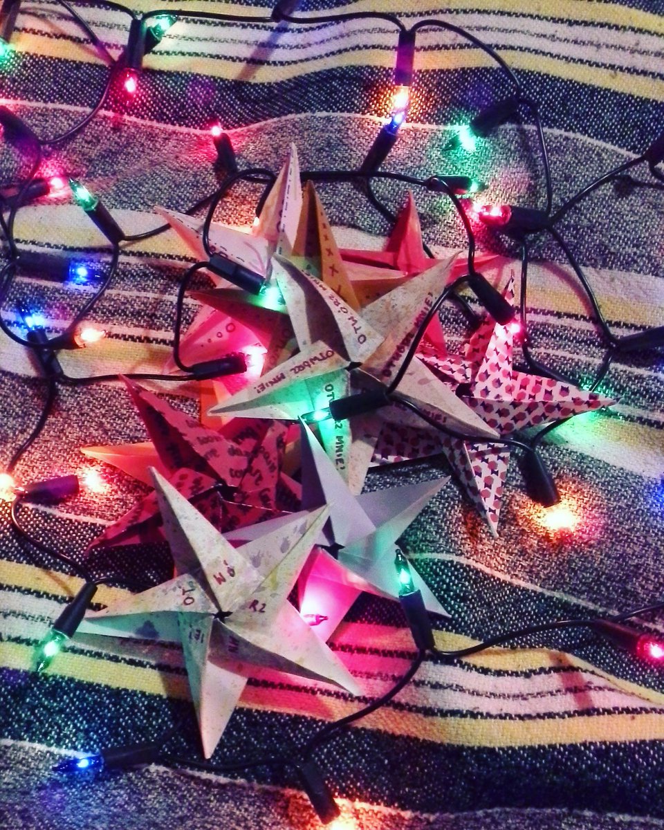 ASFOLProject's tweet image. 'Oh Christmas lights, keep shining on' ❤🌟

Merry Christmas everyone! 🎄

#AStarFullOfLove
#PauseAndLove
#love
#christmas 
#christmaslights🎄