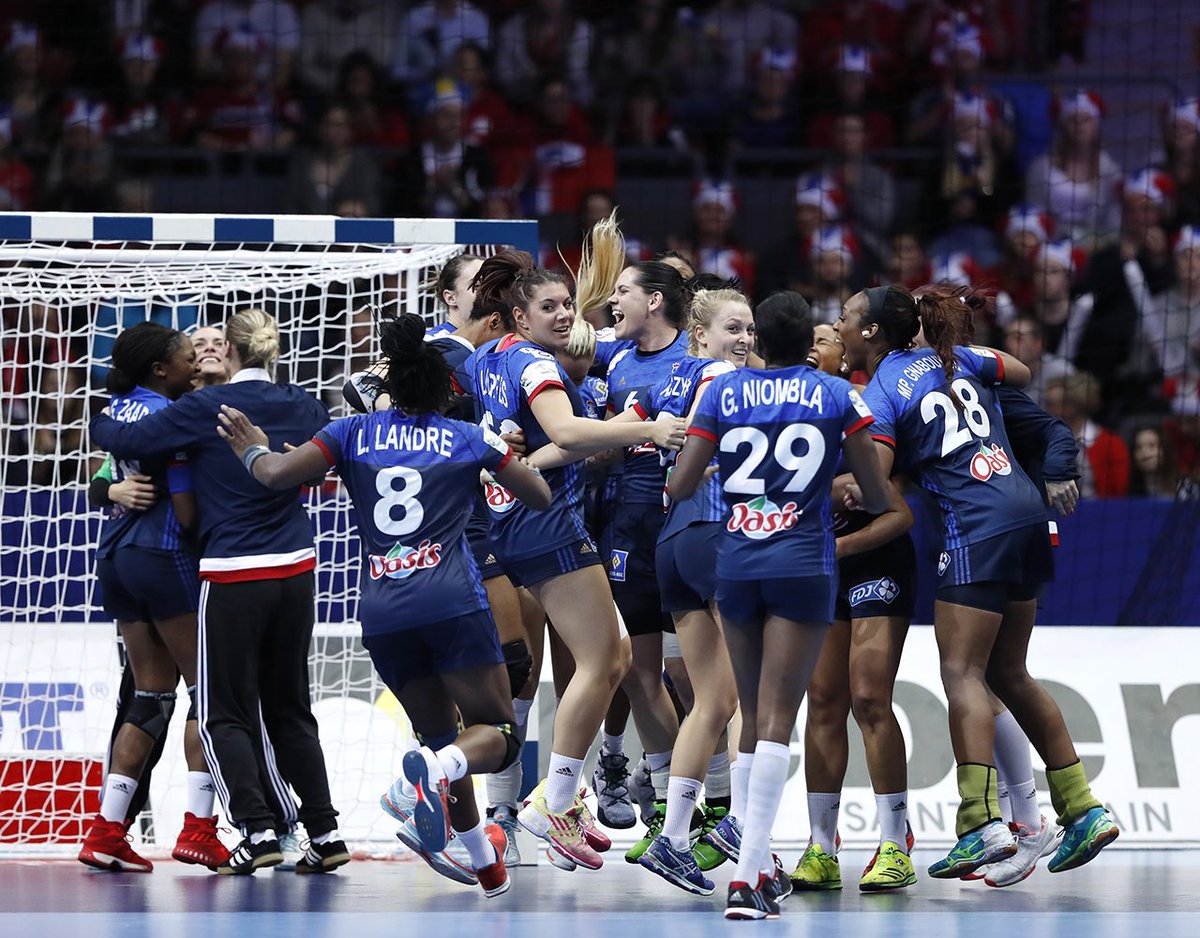 سيدات النرويج فوق عرش أوروبا لكرة اليد Cz-uHgYWIAAQfQ3