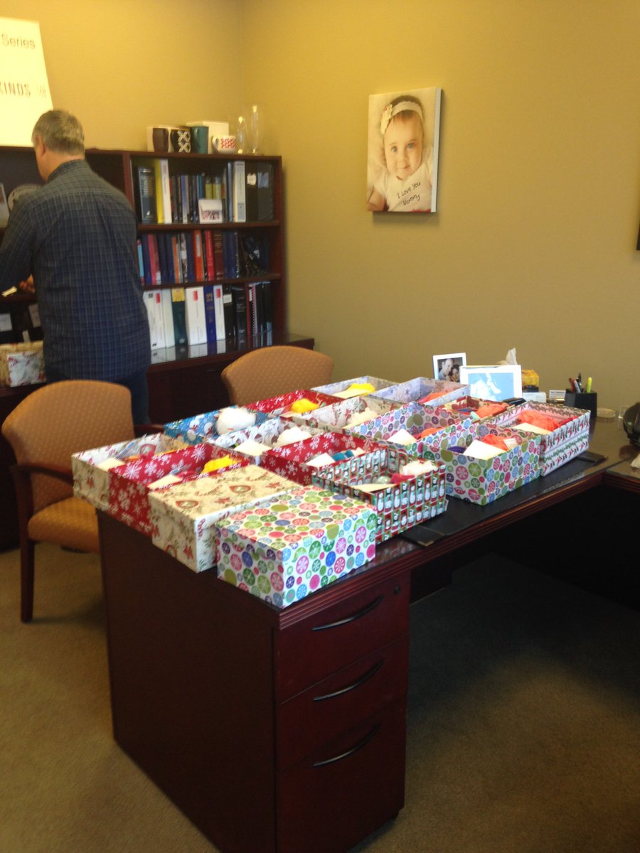 YolaVentresca's tweet image. So proud of team @LernersLLP! 114 shoeboxes for women in need this holiday @shoeboxcanada @ldnshoebox #community #shoeboxproject #ldnont