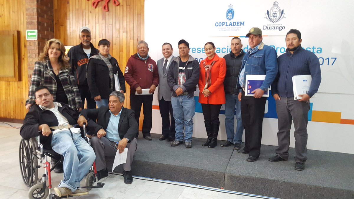 IMPLANDGO's tweet photo. Participación de los Presidentes de Juntas Municipales, integrantes del #COPLADEM, planeación participativa, #IMPLANdurango #PAT2017 https://t.co/7s6EIWcp6d