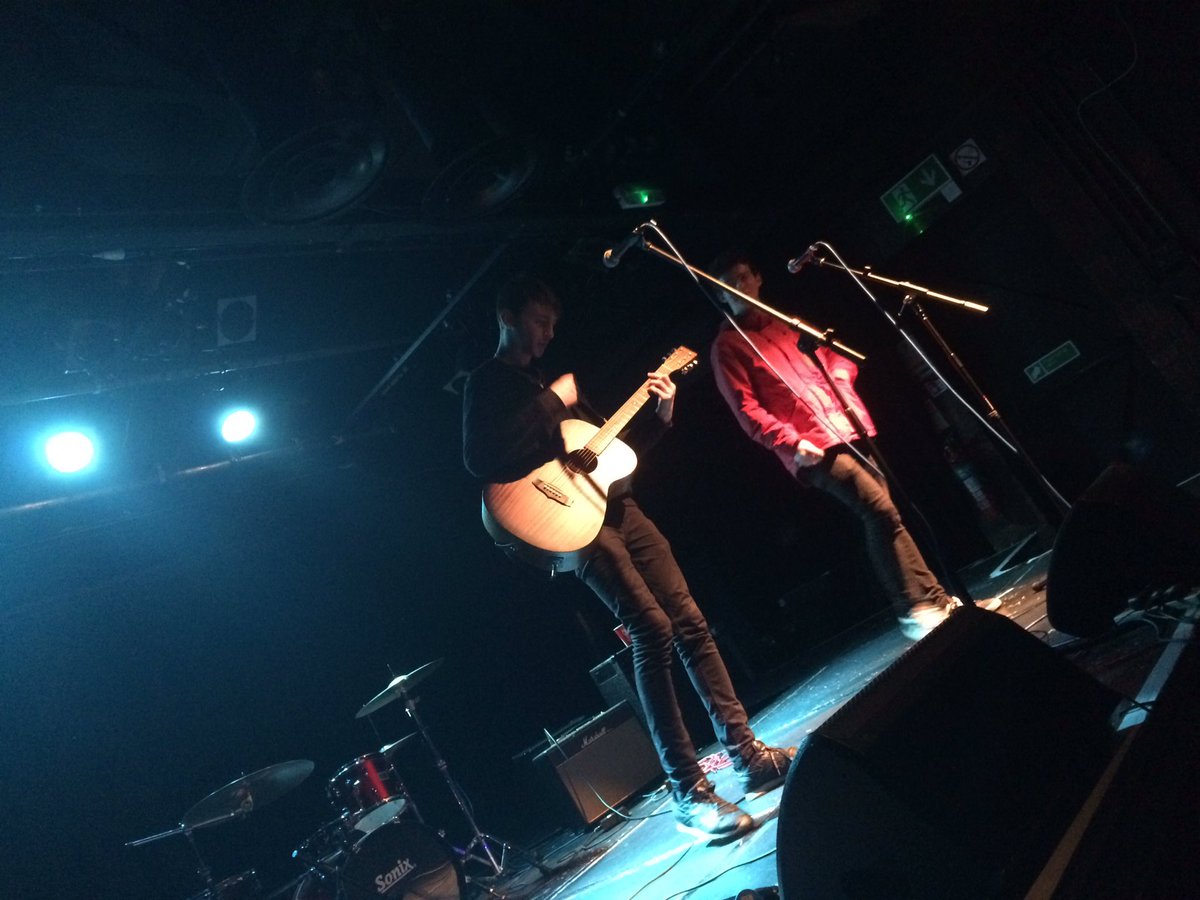 100HAC's tweet photo. He's acoustic and we love him all the way! 🖤 it's @dannykeeves https://t.co/lDdgmHa8Pf