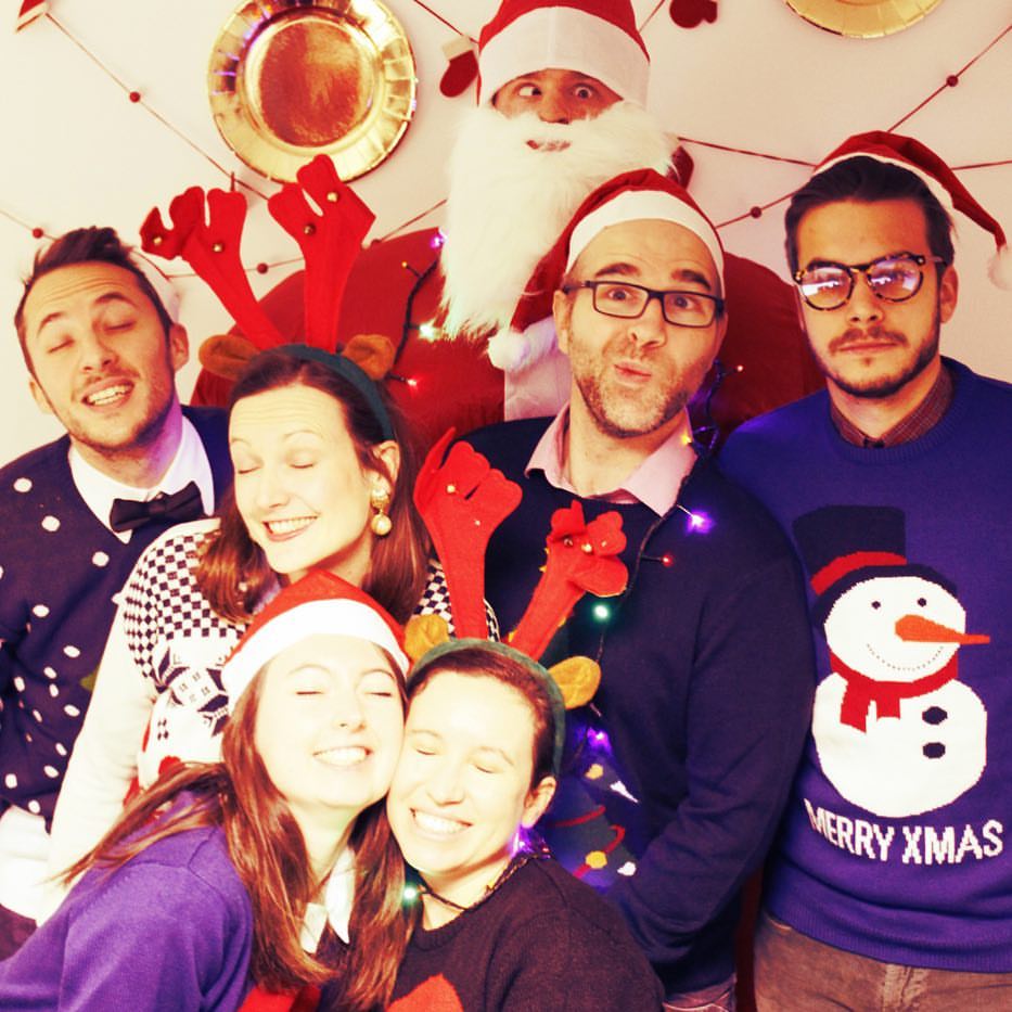 objetrama's tweet image. Pour la journée mondiale du pull de #Noël, l'équipe #Marketing #ObjetRAMA vous présente ses meilleurs vœux. #teamdechoc #bogoss #uglysweater