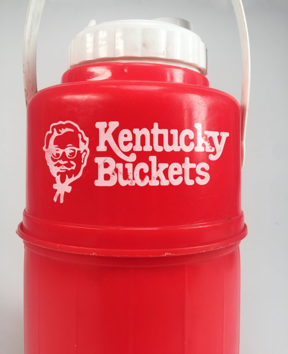 kfc's tweet photo. Apparently this was meant for a sports beverage. We put gravy in. #GoBuckets https://t.co/Os8VhPnkKe