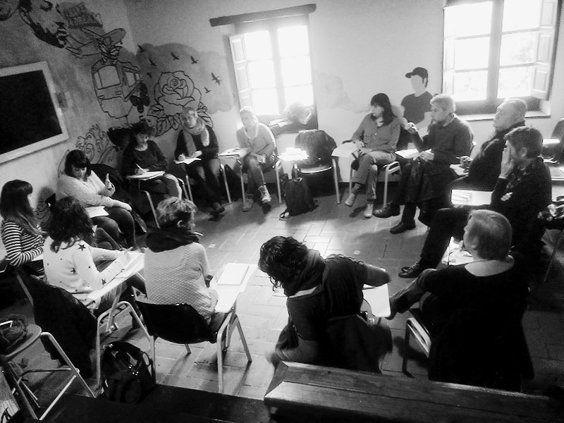 Miralles_Martin's tweet photo. Avui 🔛 objectius del PAM i la programació comunitària✊ #serramena Infància, joventut, educació i convivència #ProjecteICI #santacoloma https://t.co/MyXzsh2CAA