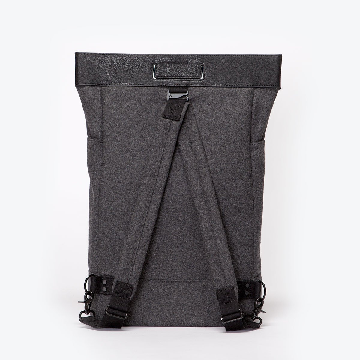 UconAcrobatics's tweet photo. The Talib Backpack out of the Highland Series is now available at our online store | https://t.co/Zx0cLZ6HKO | Price: 79€ https://t.co/Ht897FQjEz