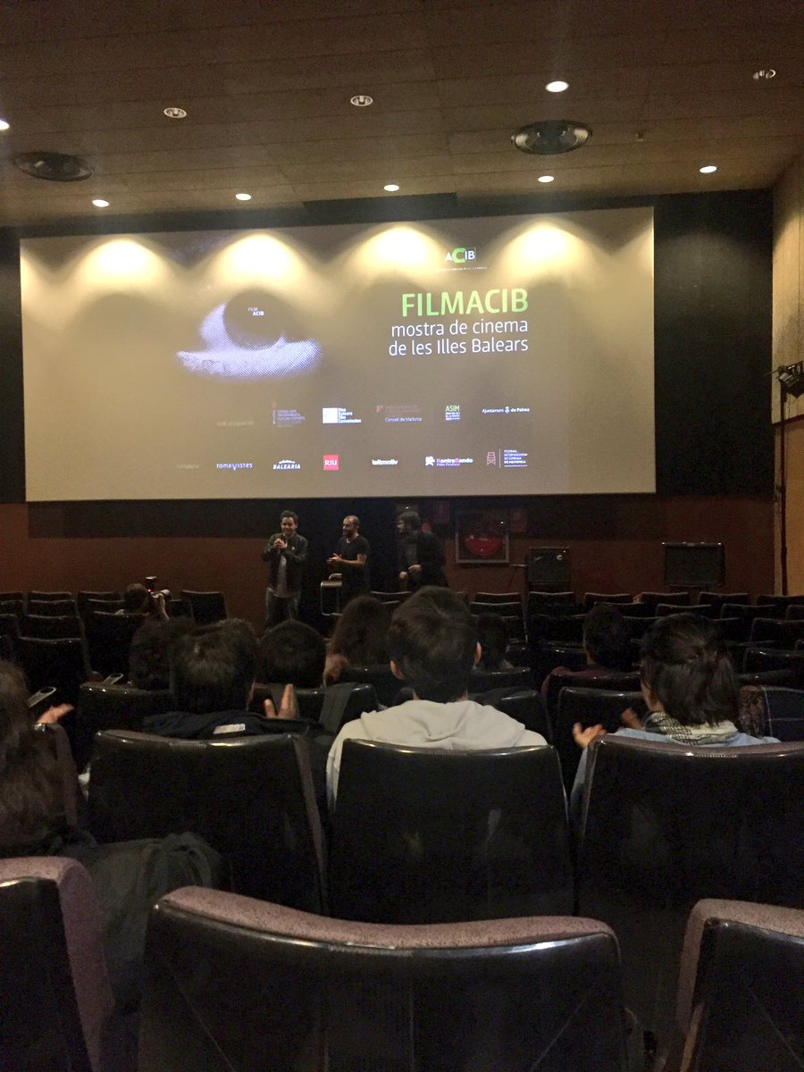 PowerhouseHub's tweet photo. @jaumecarrio presentando "Chat vol dir moix" en @FILMACIB 2016 #cinemabalear https://t.co/cjR0FBOci8