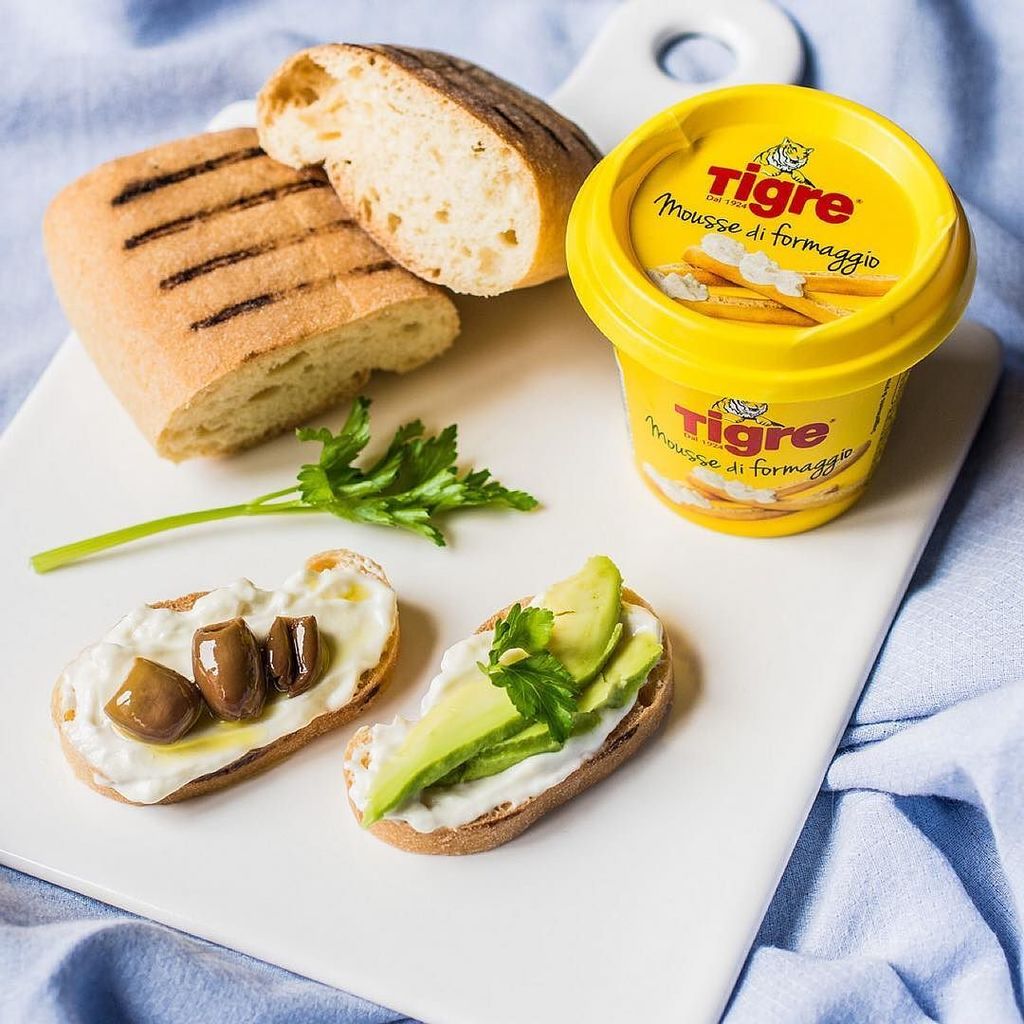 Tery_PeP's tweet photo. Il nostro aperitivo oggi ci fa tornare bambini! Vi ricordate i #formaggini Tigre?? Oggi es… https://t.co/PU7ZwAXMNo https://t.co/24mzlQB0nH