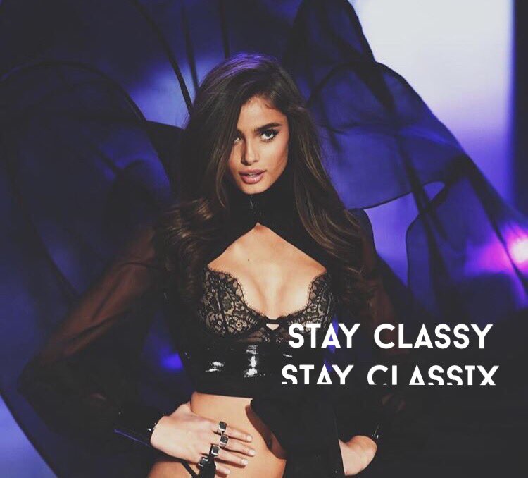 bykassandratate's tweet photo. AND WE'RE OFF! #FamouxFriday #TheClassix https://t.co/NYsJajJjky https://t.co/itXklqs6Yn