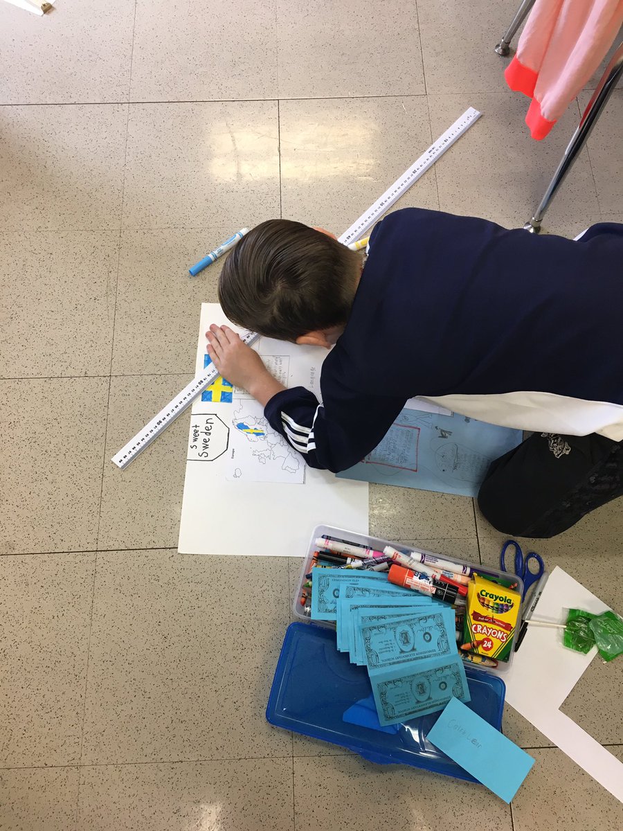 wcsEESds's tweet photo. Hard workers "investigating and completing" their  culture study of their selected country. #hardworkpaysoff #interesting_facts https://t.co/BeSGVUfnUa