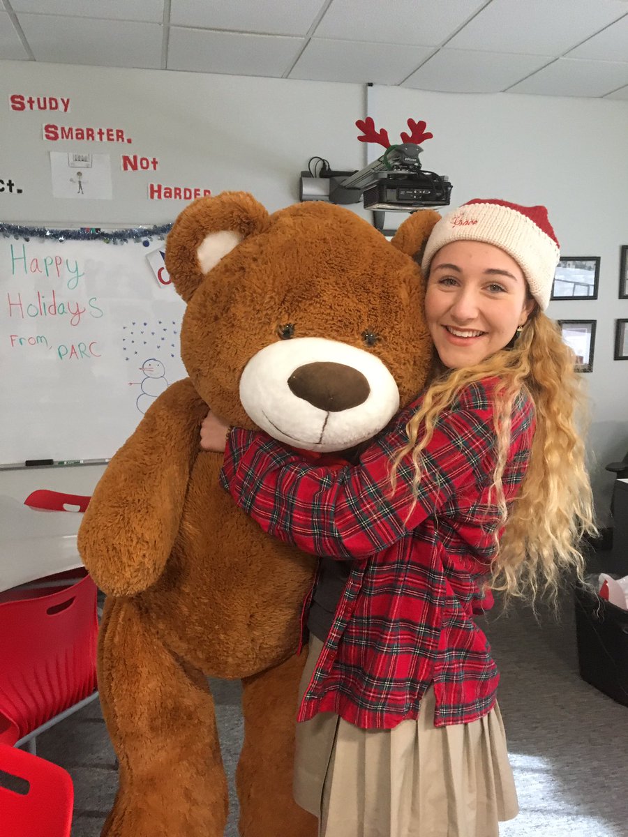 MsSantino's tweet photo. Have a Very Beary Christmas! @SI_Academy #secrettiger https://t.co/dld3jIbfDy