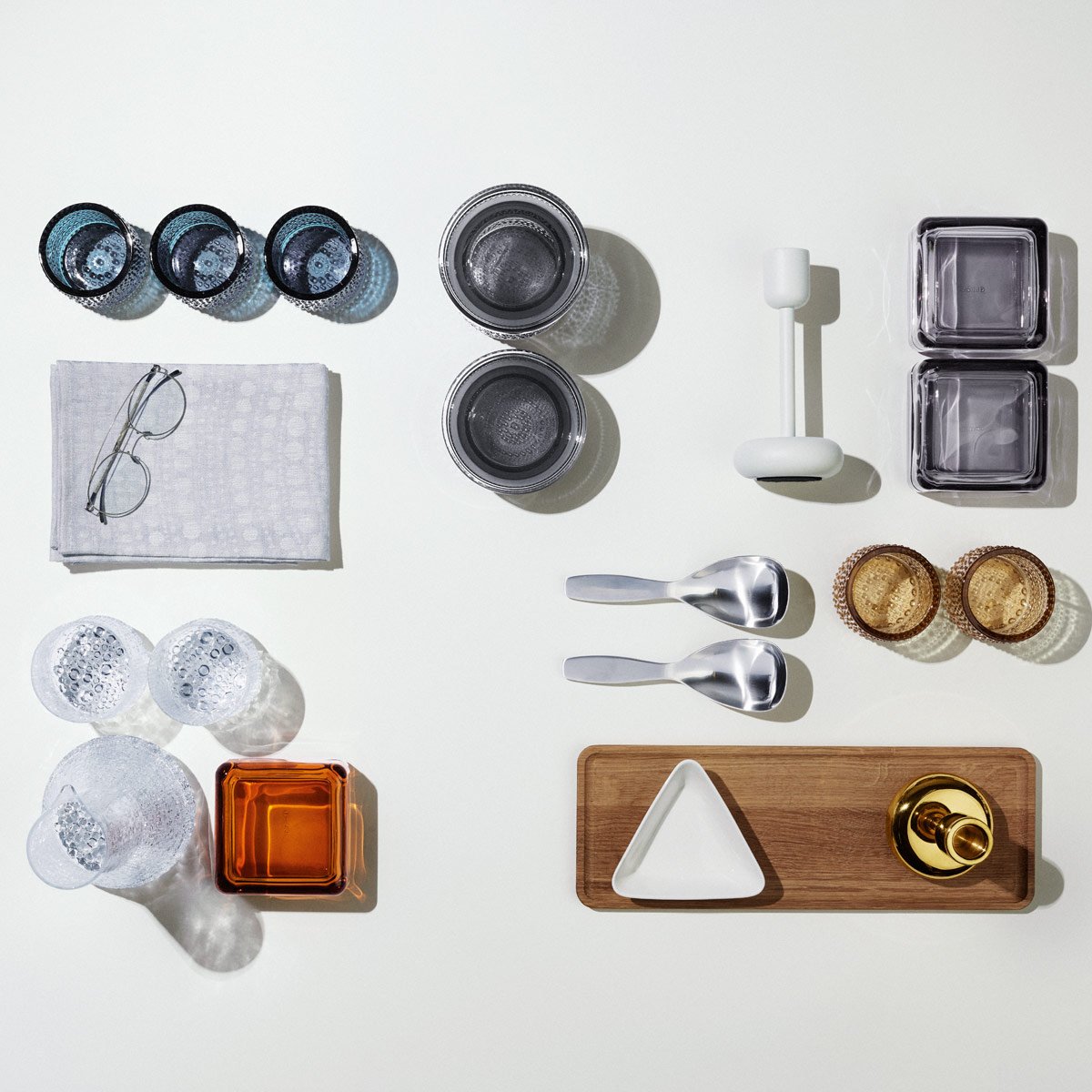 AlwaysMod's tweet image. STILL TIME TO SHOP! See shipping deadlines for Christmas delivery and get those last-minute modern gifts: goo.gl/OXXFwd