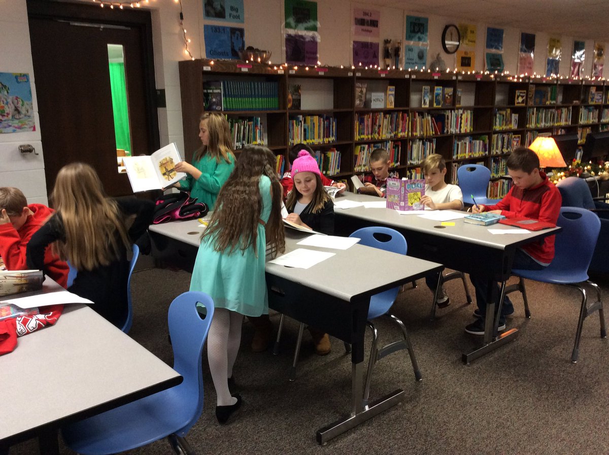 KathyDeBoth's tweet photo. #RaiderStrong @PCSD_SS #battleofbooks #greatteamwrk https://t.co/arigYKb3P3