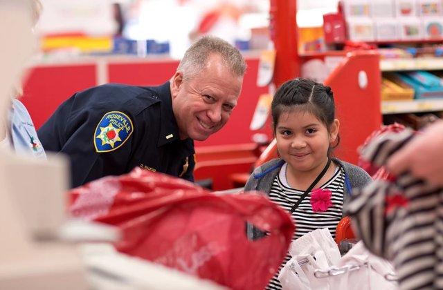 atgluefactory's tweet photo. Shoutout to @RSVL_Police for giving back to local kids in need with a holiday shopping spree this week. https://t.co/HjILWTtMKk https://t.co/scR1DmG6IN