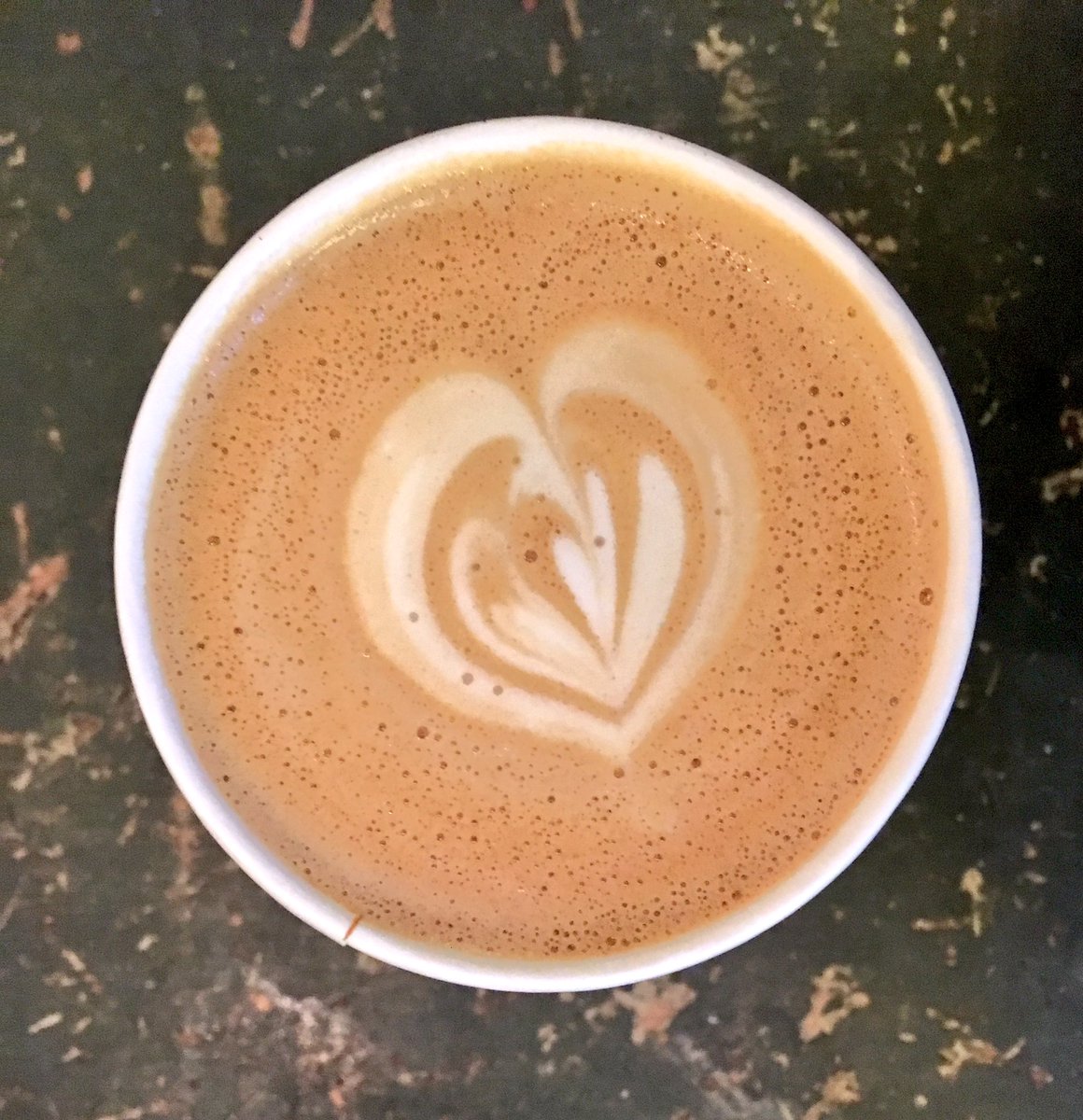 KarloMaz's tweet photo. Flat White @kaphsc 

#coffee #flatwhite #coffeeporn #Dublin #3fe https://t.co/n7bqFaaDlo