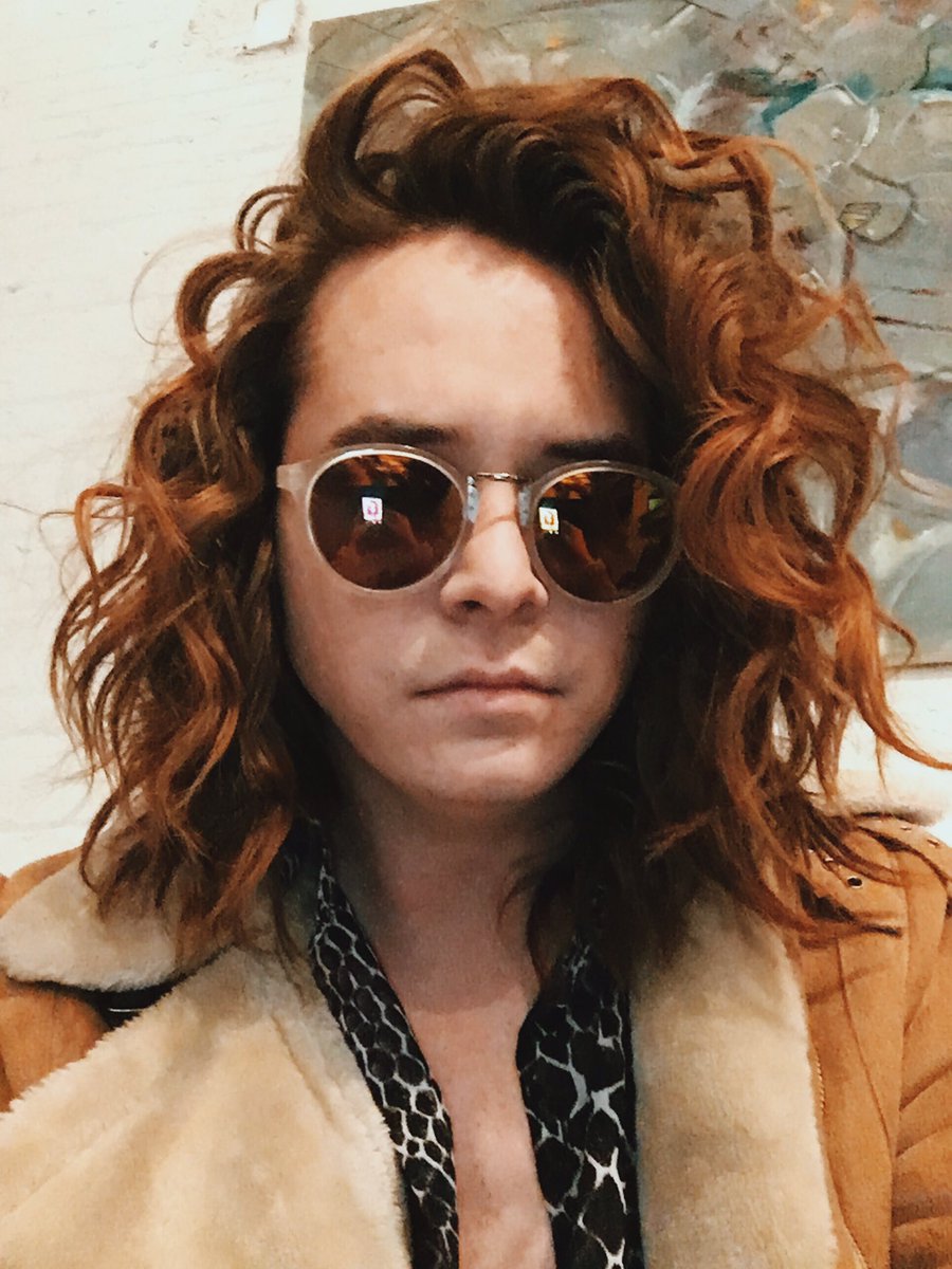CaseyMoreta's tweet photo. curly hair don't care https://t.co/vG86mEg4zR