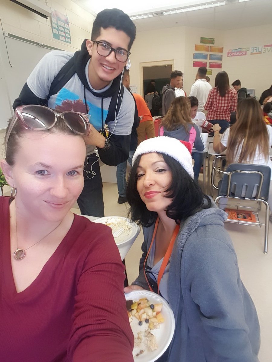 ESOLUHSTitans's tweet photo. Happy Holidays from #UHSESOL https://t.co/UsdLbQ4xG0