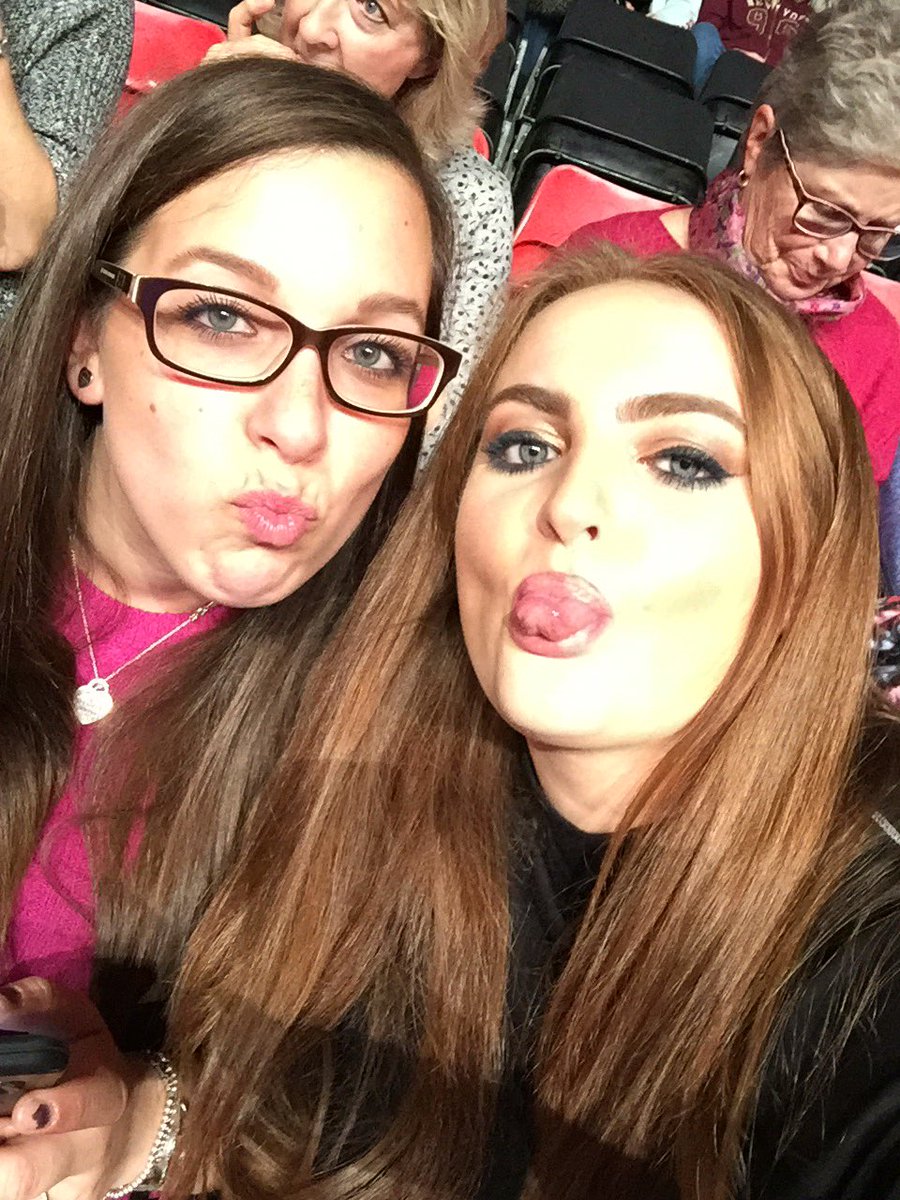 amberr_franks's tweet image. HELLO #olympiascreen