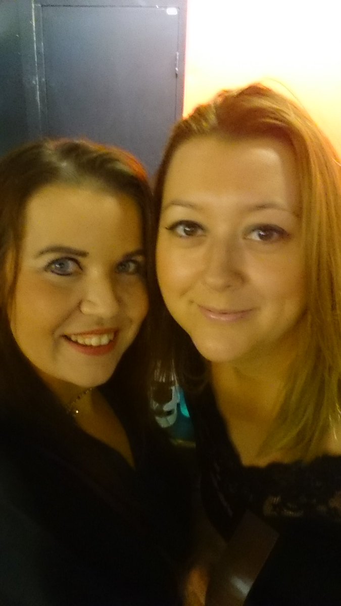 RuthCabes's tweet photo. Waiting for @ollyofficial @johnlegend so looking forward to tonight and all the other acts at Newcastle xx https://t.co/UbwCvbGebf