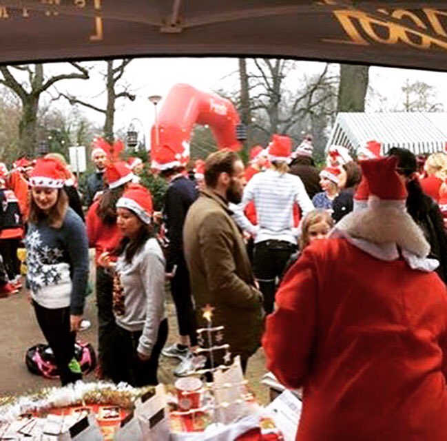 kloffiekompany's tweet image. Gezocht: tweedehands jassen voor daklozen. Breng ze morgen tussen 2 en 5 naar het Vondelpark. #dtv #doneereenjas #amsterdam #020 #daklozen