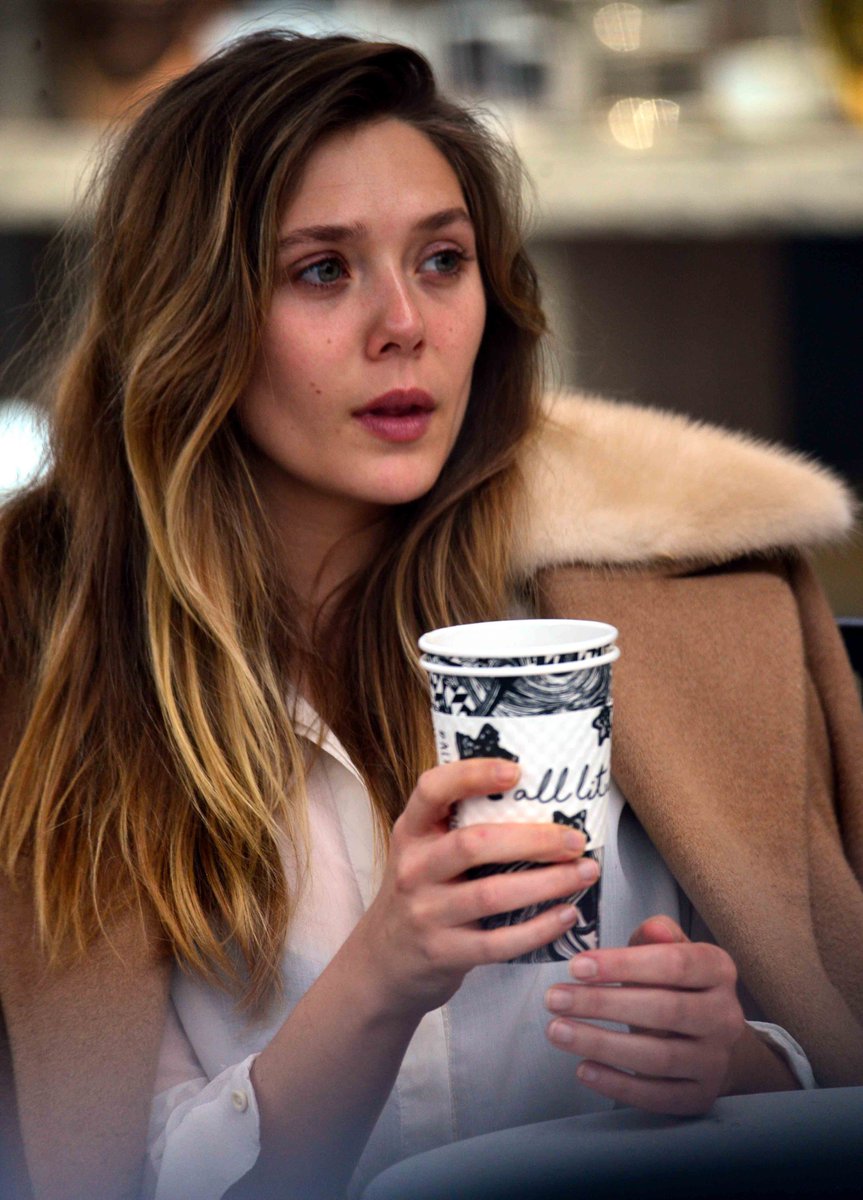 EOlsenFrance's tweet photo. #NEW | December 15, 2016 - 35 HQ pics of Elizabeth Olsen with Sam Taylor-Johnson at Alfred Coffee in West Hollywood https://t.co/A4QvAy3AxX https://t.co/SnVaRe8Eq8