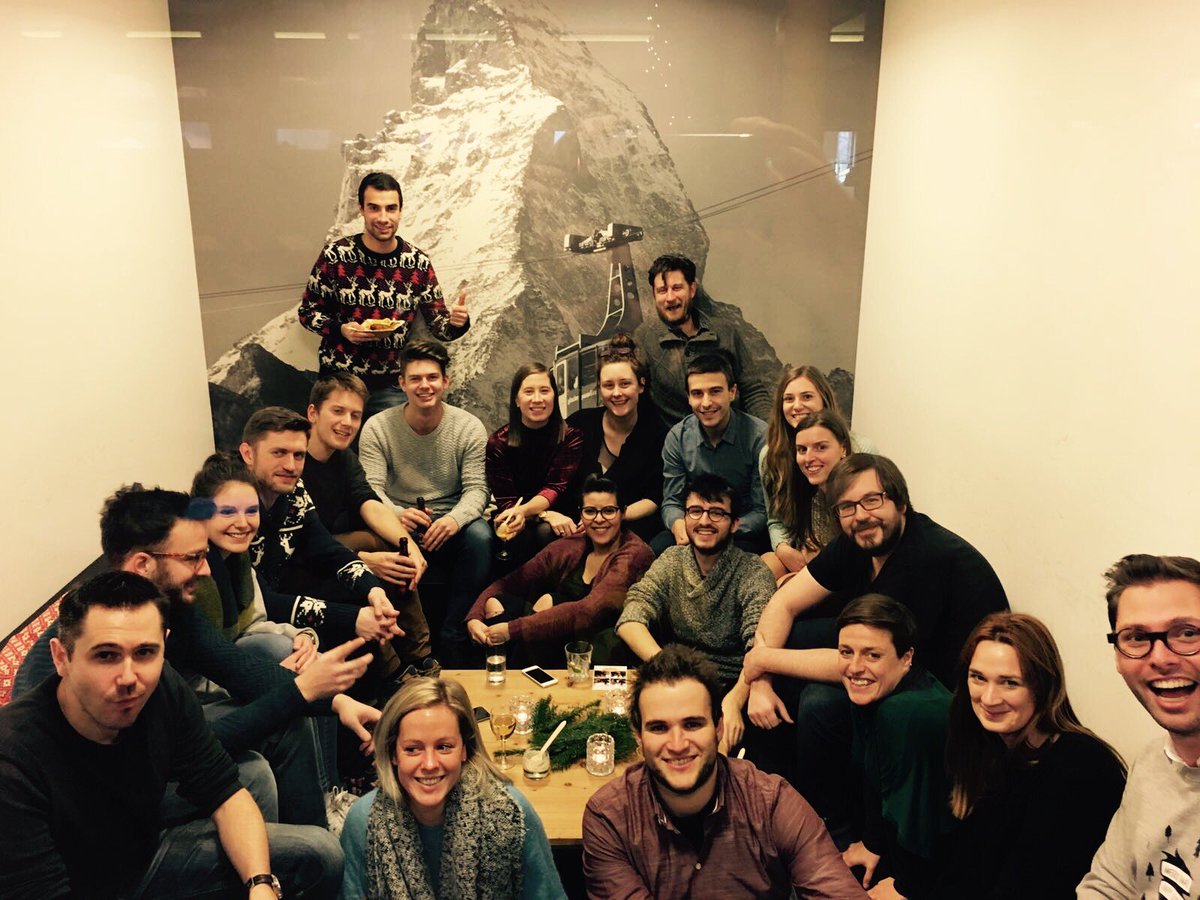 TVaarten's tweet photo. Wat een team! Samen op de #cosywinterlunch 🌲 #teamecommerce #weareasadventure https://t.co/WXRXEAoMrc