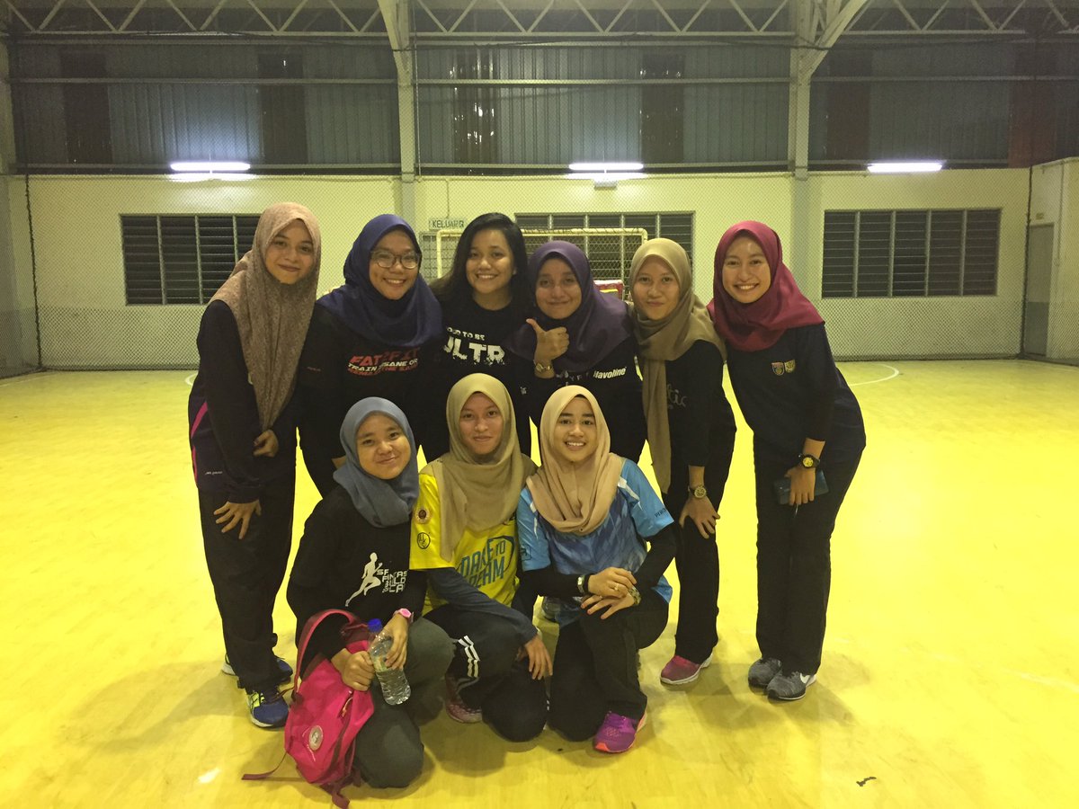 Manjeee__'s tweet photo. Girls power huhu #KasutTerbang #srextrolead #futsal https://t.co/yL8jCf2VVn